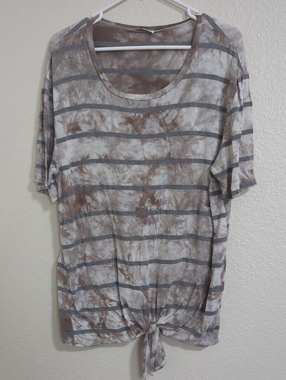 Striped Tie-Front Short Sleeve Tee in Brown and Gray